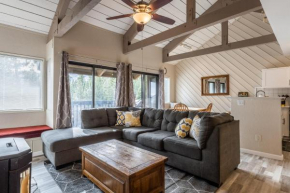 New Listing Bigwood #14 Bldg D Nicely Updated 1 Bedroom Plus Loft 2 Bathroom Condo Sleeps 6, Mammoth Lakes